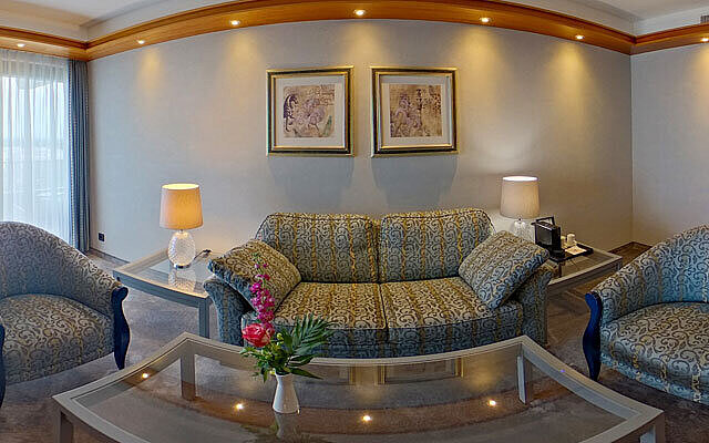 Suite Suite