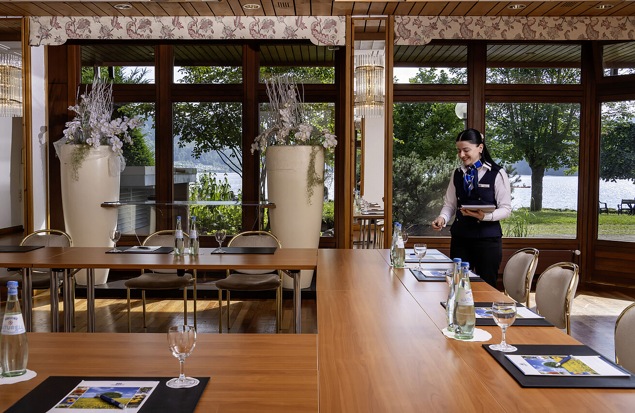 Tagungsraum Schauinsland Tagungsraum mit persönlichem Service und direktem Seeblick im Maritim Hotel Titisee