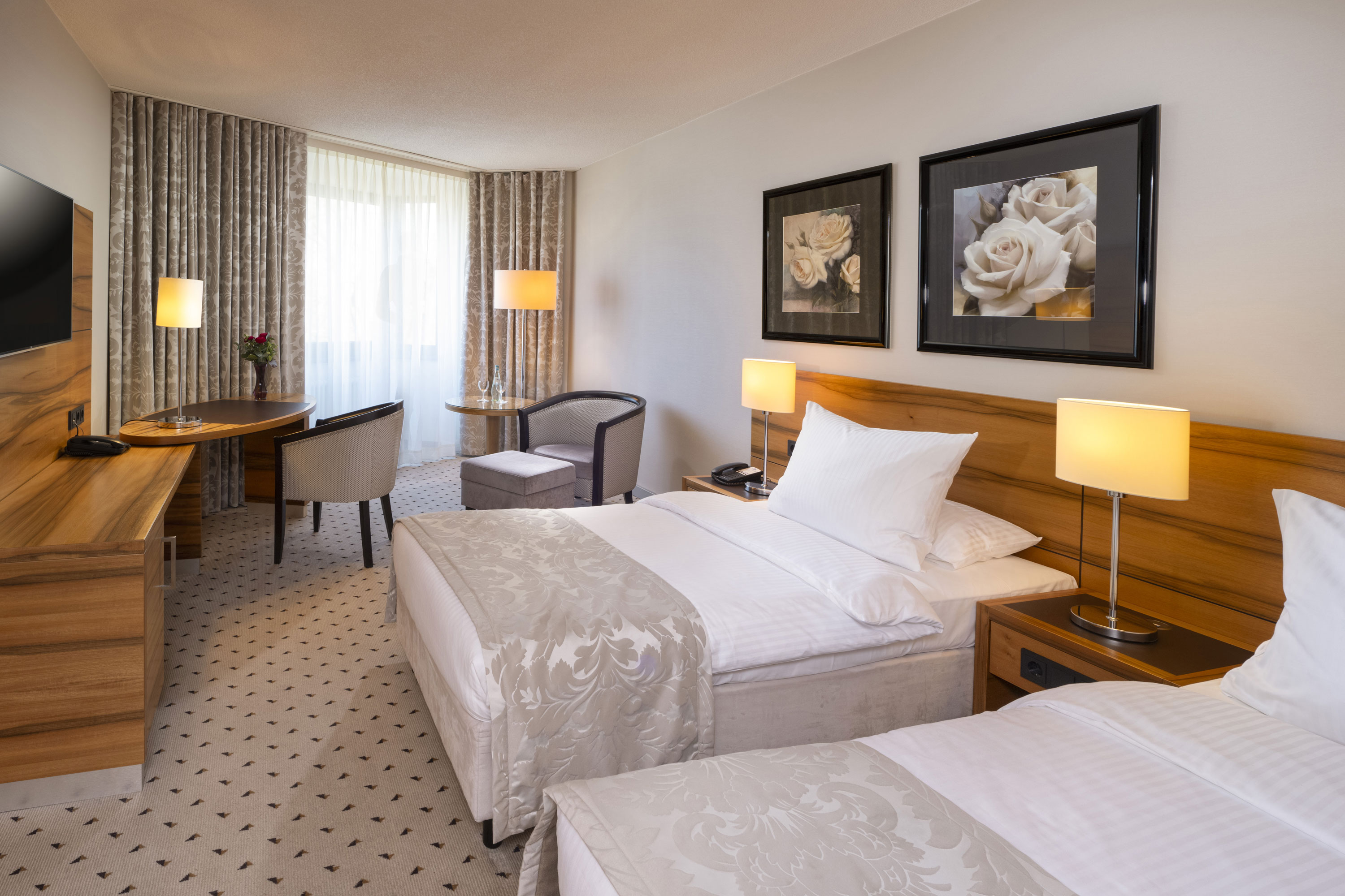 Classic Twin Zimmer Komfortables Doppelzimmer im Maritim Hotel Bad Homburg mit heller Einrichtung und gemütlicher Atmosphäre.