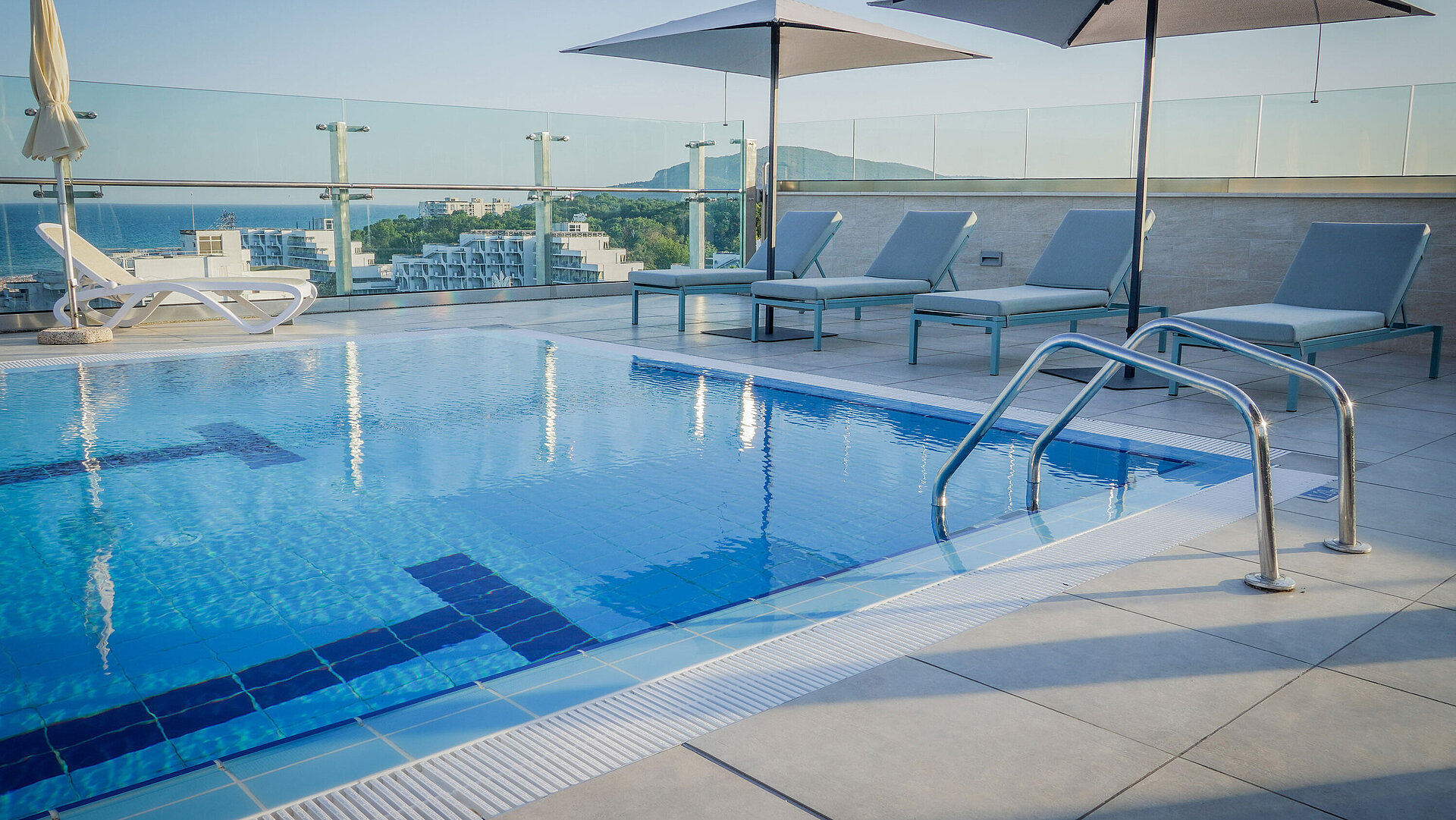 Rooftop Pool Rooftop Pool | Maritim Hotel Amelia Albena Resort